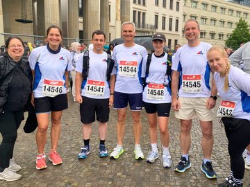 Gruppe des ALBBW in ALBBW-Shirts beim Firmenlauf